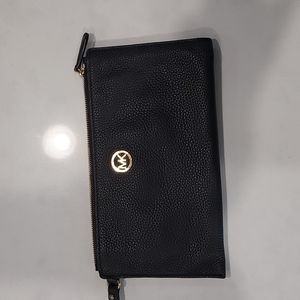 Michael kors wrist pouch